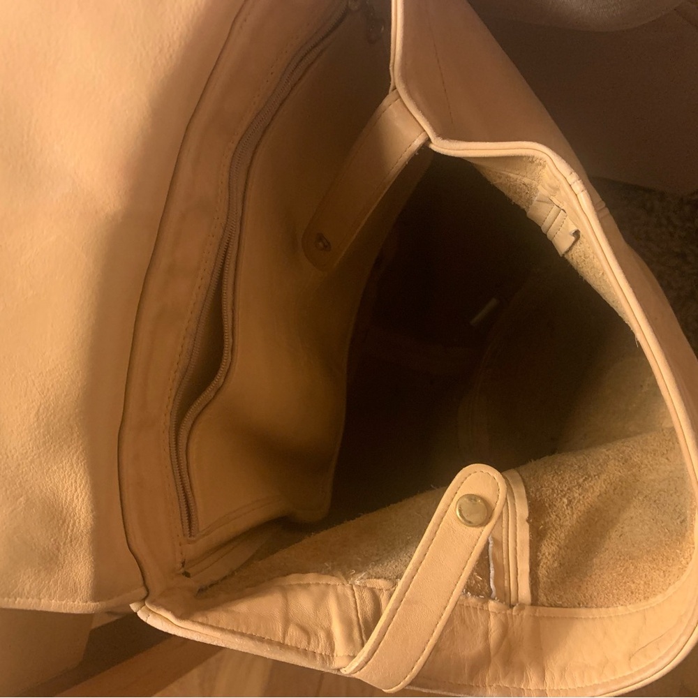 Authentic Coach leather backpack. - Picture 4 of 8